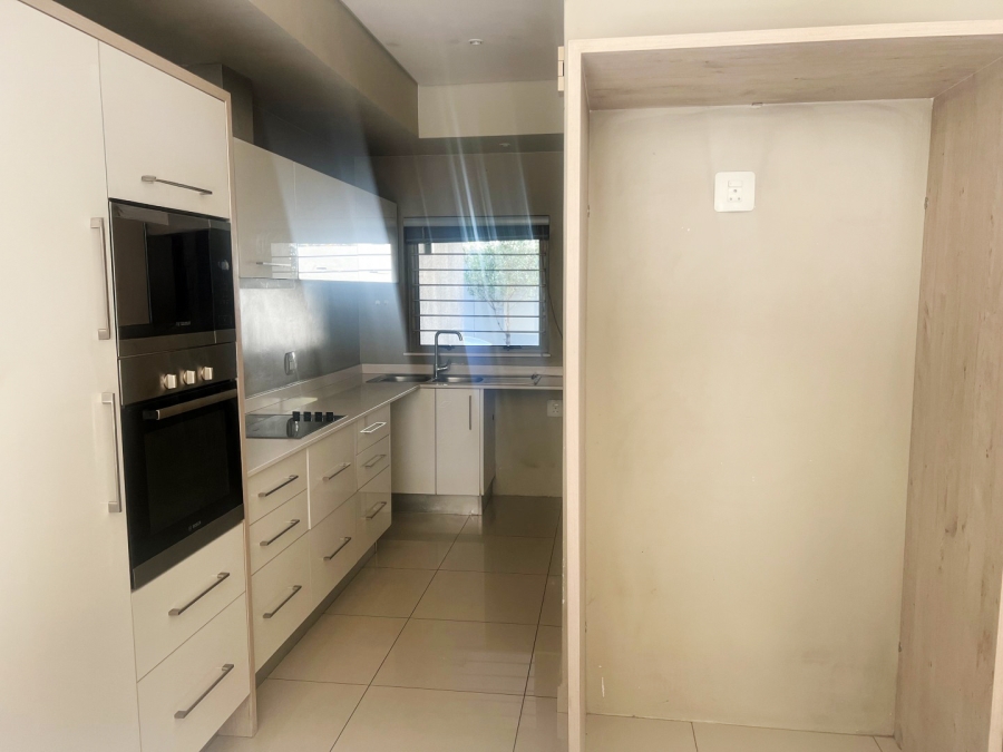To Let 3 Bedroom Property for Rent in Oaklands Gauteng