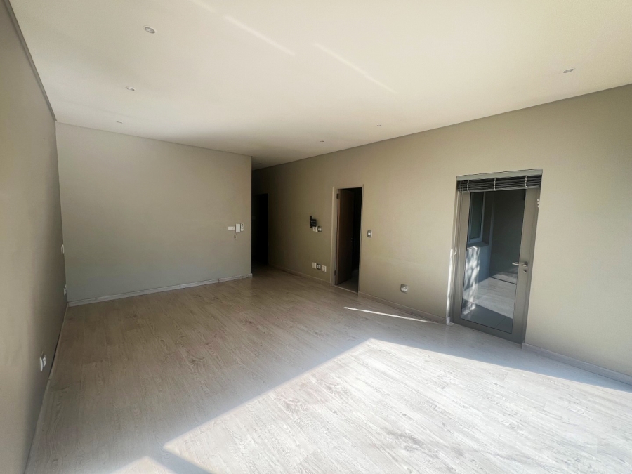 To Let 3 Bedroom Property for Rent in Oaklands Gauteng