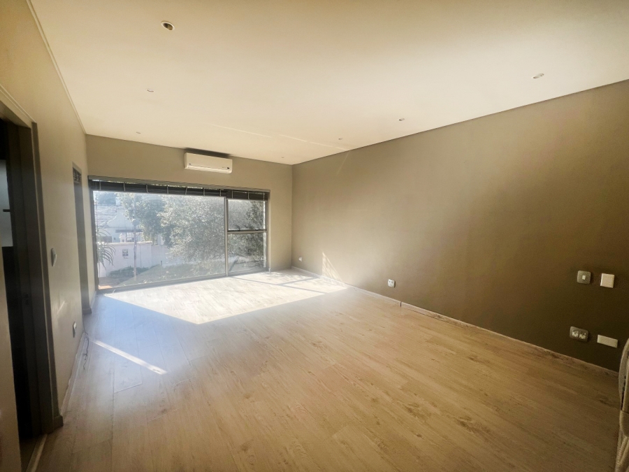 To Let 3 Bedroom Property for Rent in Oaklands Gauteng