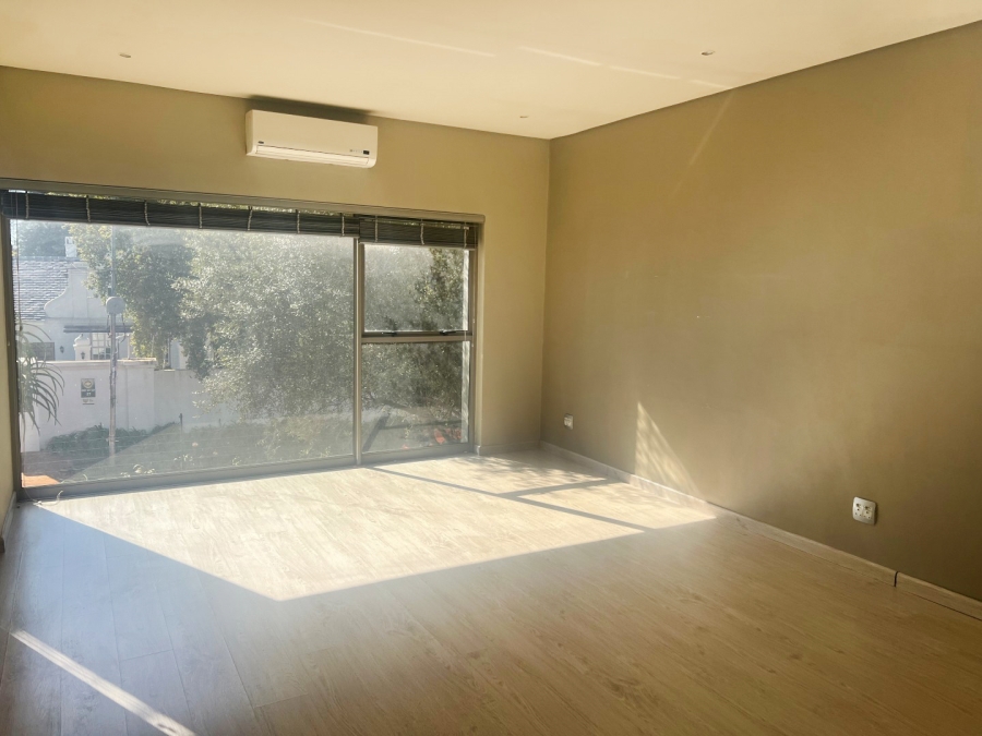 To Let 3 Bedroom Property for Rent in Oaklands Gauteng