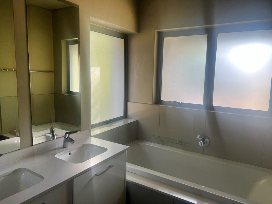 To Let 3 Bedroom Property for Rent in Oaklands Gauteng