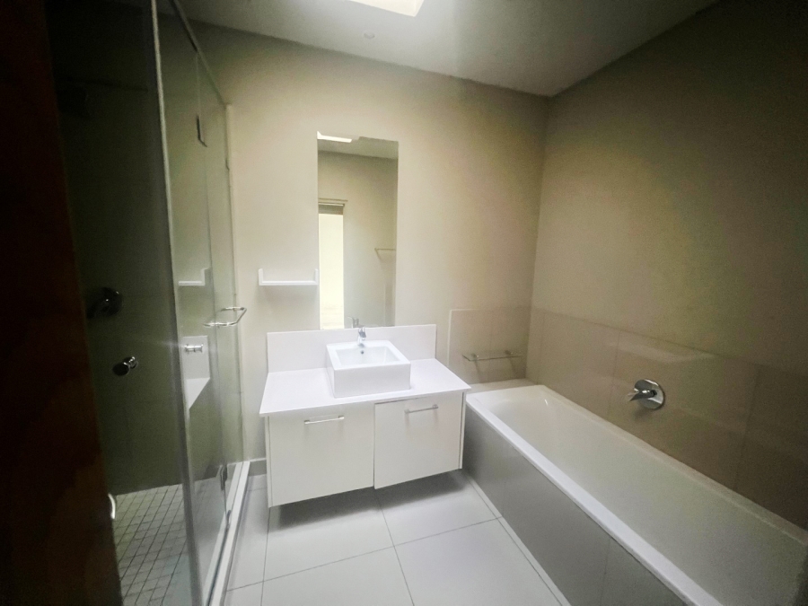 To Let 3 Bedroom Property for Rent in Oaklands Gauteng