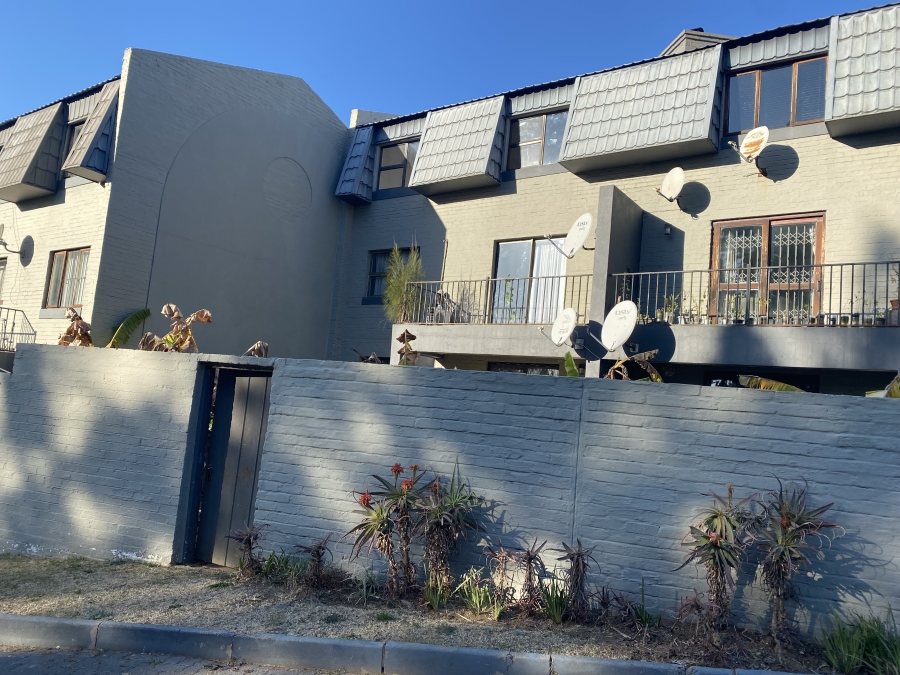 To Let 1 Bedroom Property for Rent in Petervale Gauteng