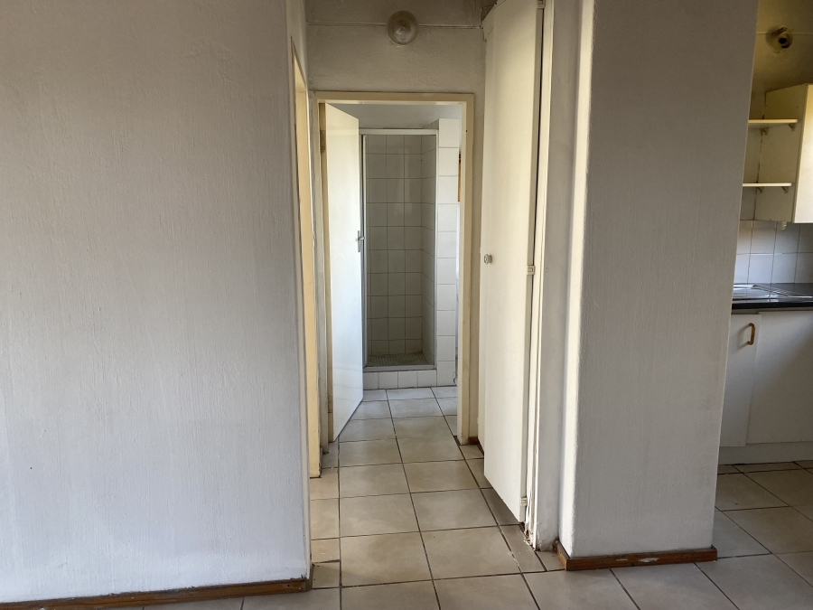 To Let 1 Bedroom Property for Rent in Petervale Gauteng