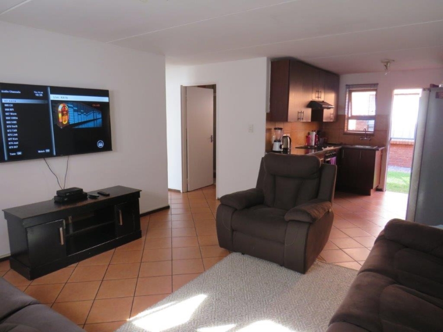2 Bedroom Property for Sale in Albertsdal Gauteng