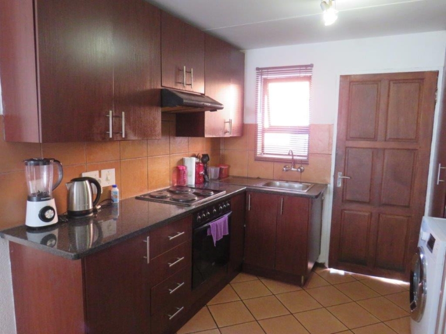 2 Bedroom Property for Sale in Albertsdal Gauteng
