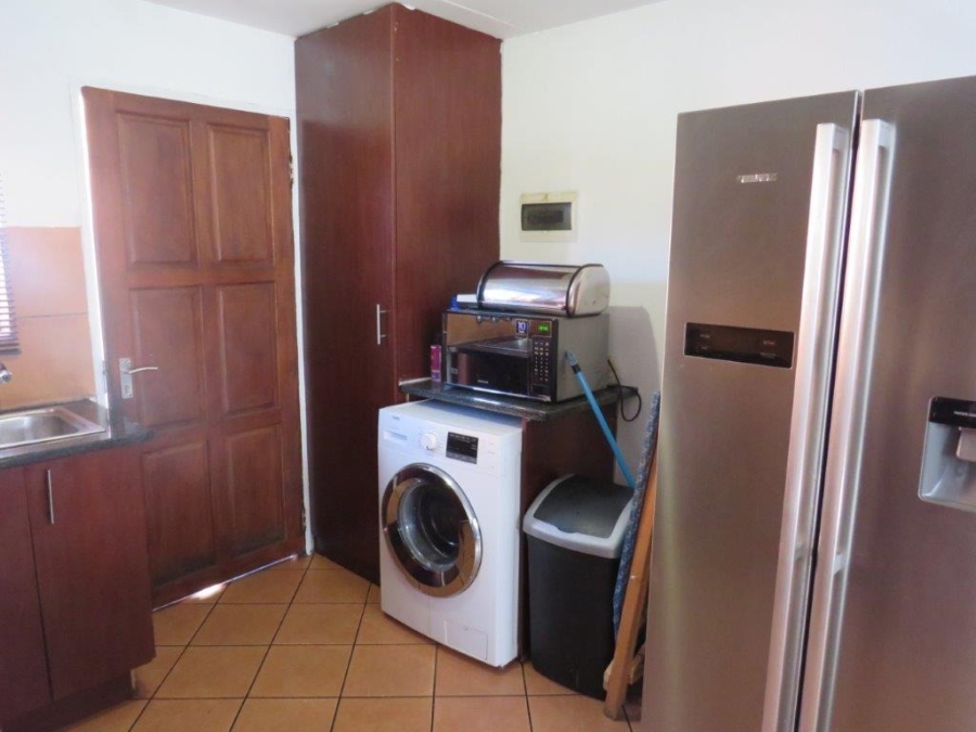 2 Bedroom Property for Sale in Albertsdal Gauteng