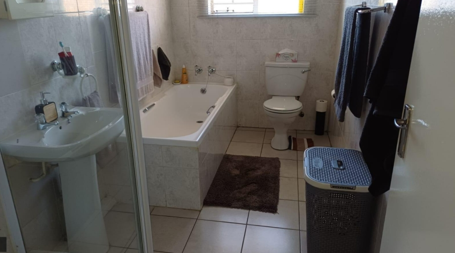 3 Bedroom Property for Sale in South Crest Gauteng