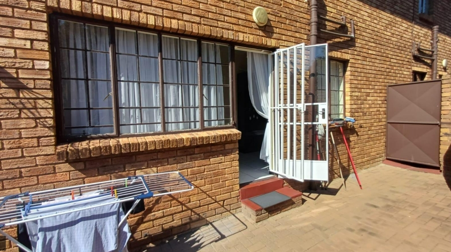 3 Bedroom Property for Sale in South Crest Gauteng