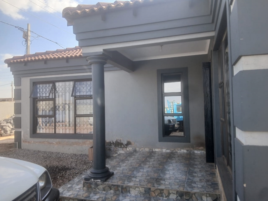 1 Bedroom Property for Sale in Mohlakeng Gauteng