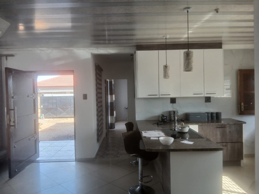 1 Bedroom Property for Sale in Mohlakeng Gauteng