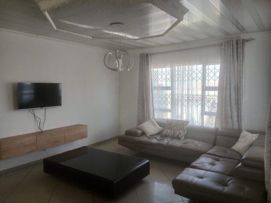 1 Bedroom Property for Sale in Mohlakeng Gauteng
