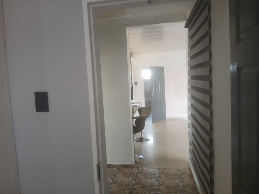 1 Bedroom Property for Sale in Mohlakeng Gauteng