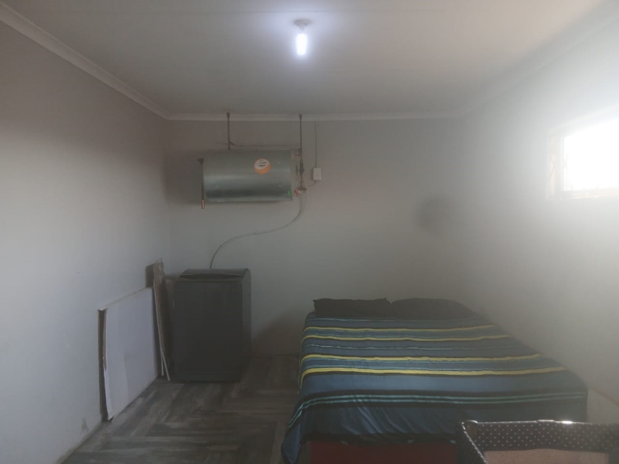 1 Bedroom Property for Sale in Mohlakeng Gauteng
