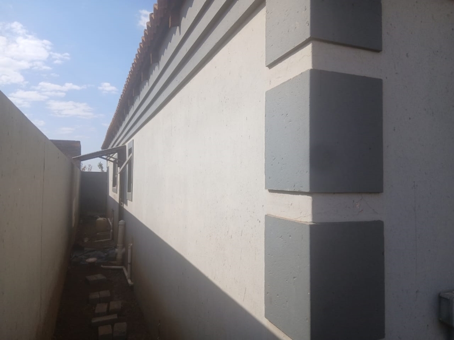 1 Bedroom Property for Sale in Mohlakeng Gauteng