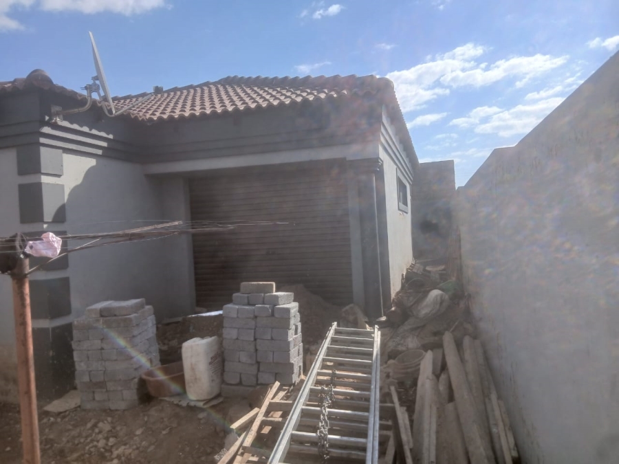 1 Bedroom Property for Sale in Mohlakeng Gauteng