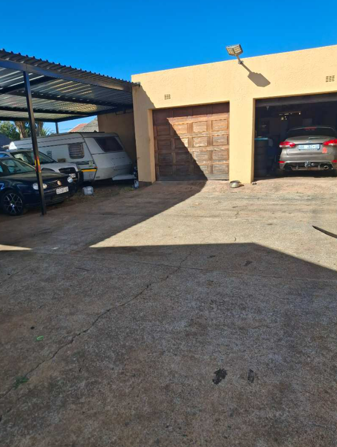 3 Bedroom Property for Sale in South Crest Gauteng