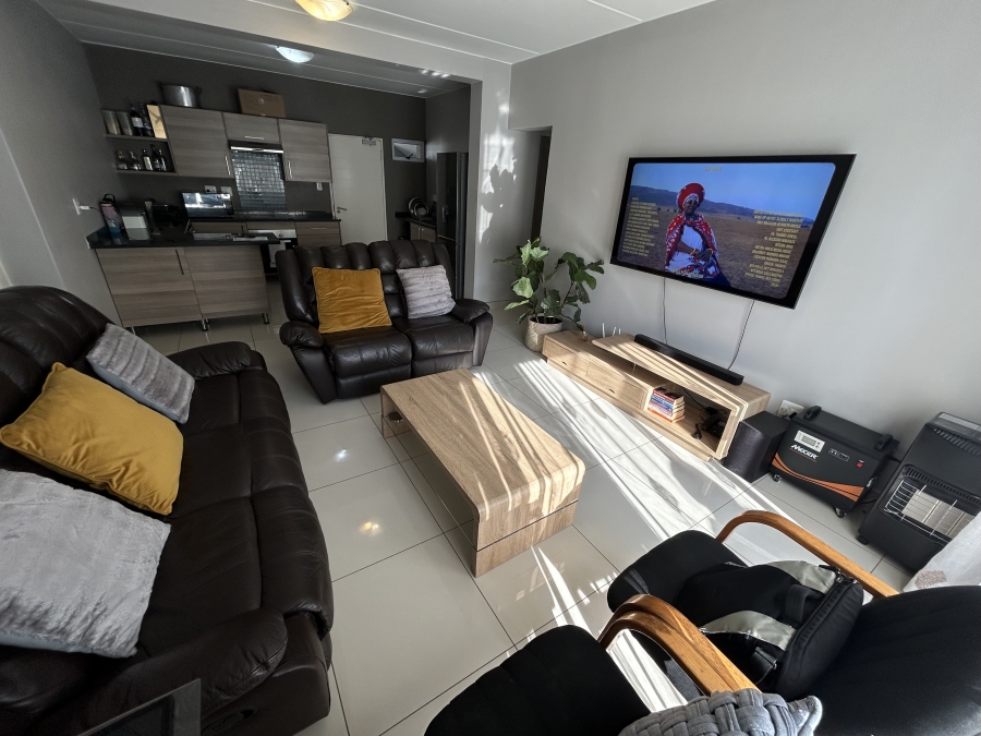 2 Bedroom Property for Sale in Blue Hills Gauteng