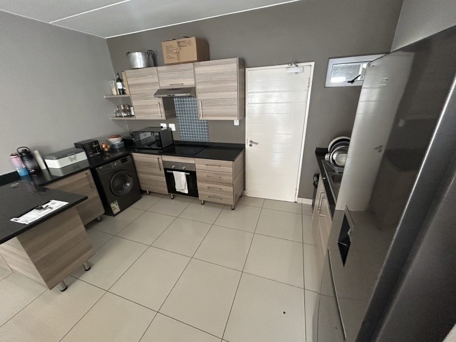 2 Bedroom Property for Sale in Blue Hills Gauteng