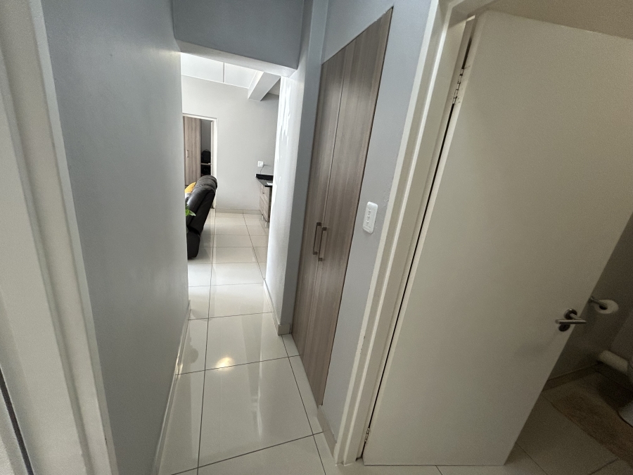 2 Bedroom Property for Sale in Blue Hills Gauteng