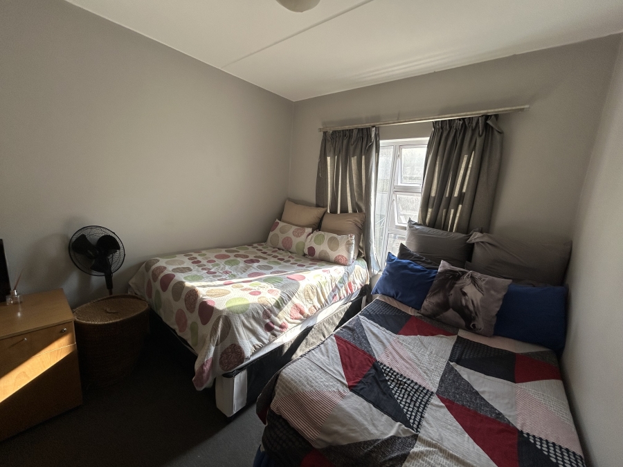 2 Bedroom Property for Sale in Blue Hills Gauteng