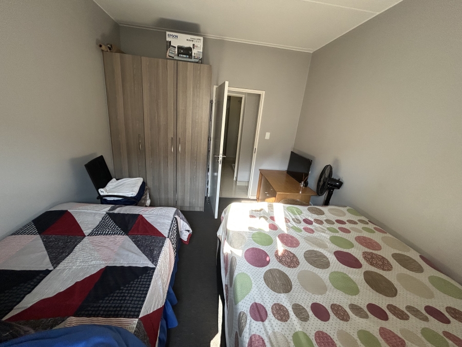 2 Bedroom Property for Sale in Blue Hills Gauteng