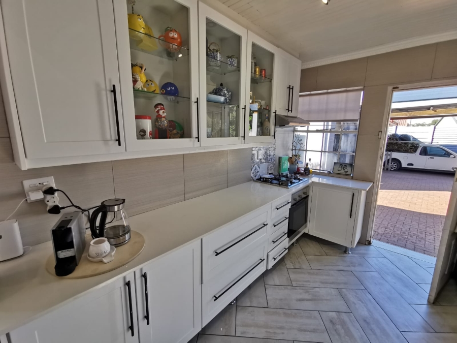 4 Bedroom Property for Sale in Brackenhurst Gauteng