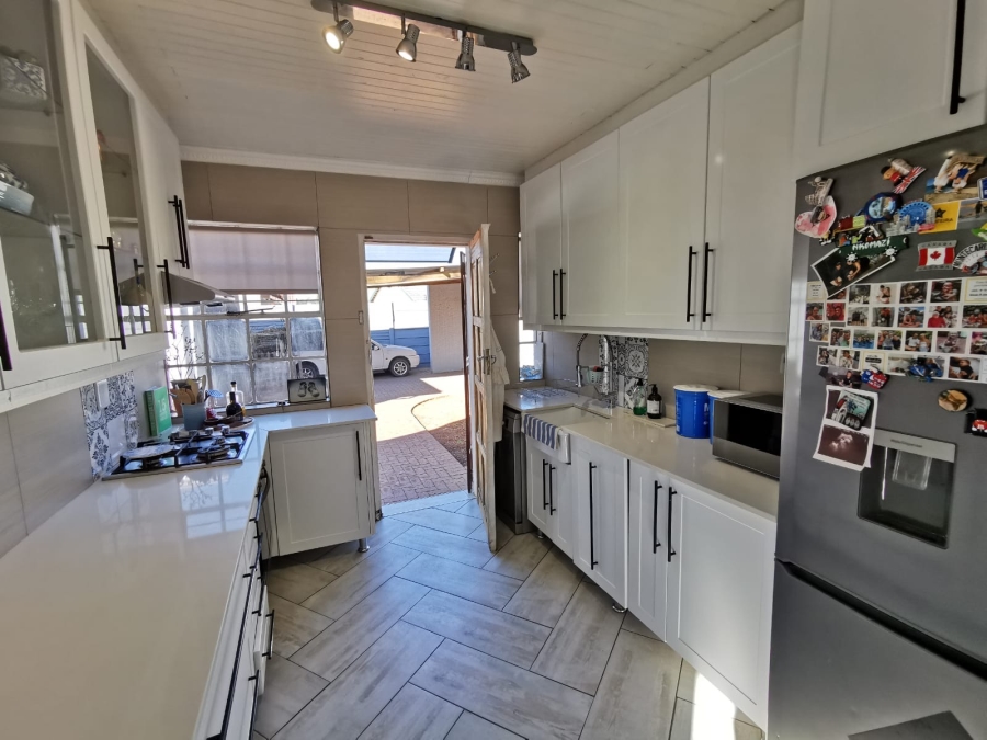 4 Bedroom Property for Sale in Brackenhurst Gauteng
