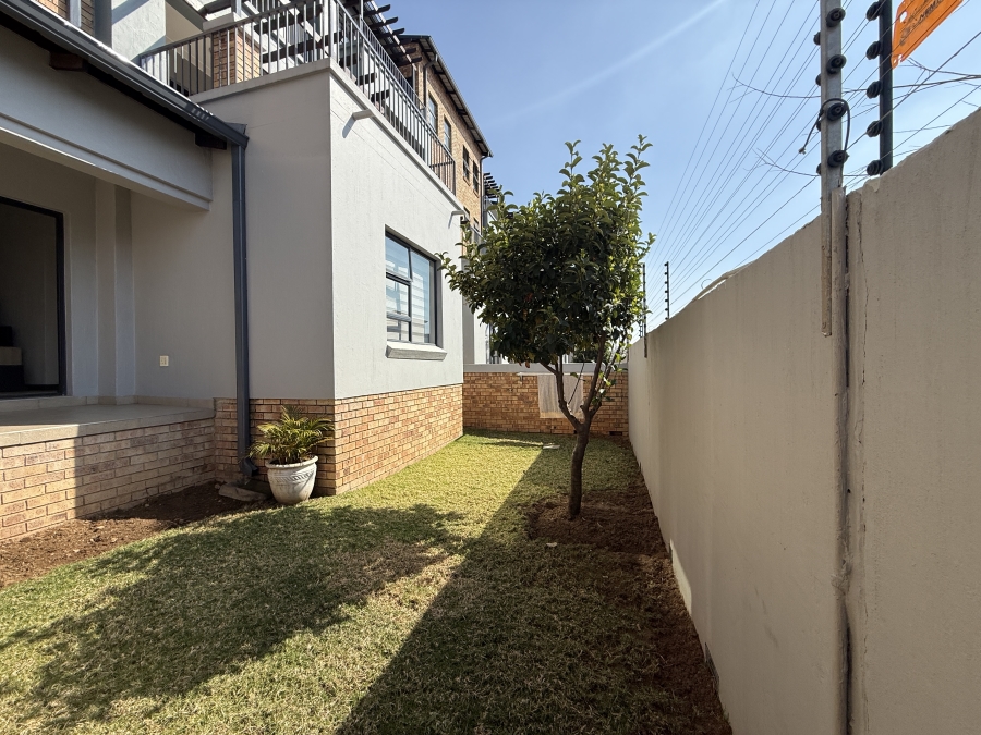 3 Bedroom Property for Sale in Barbeque Downs Gauteng