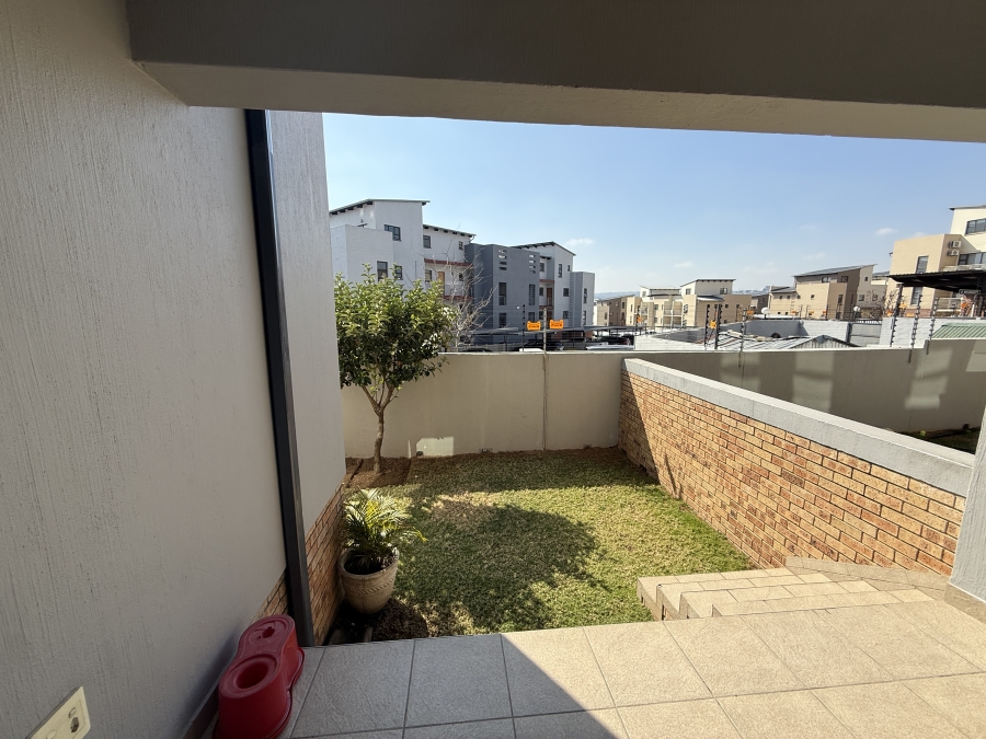 3 Bedroom Property for Sale in Barbeque Downs Gauteng