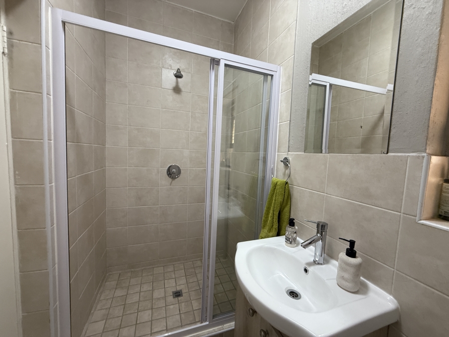 3 Bedroom Property for Sale in Barbeque Downs Gauteng
