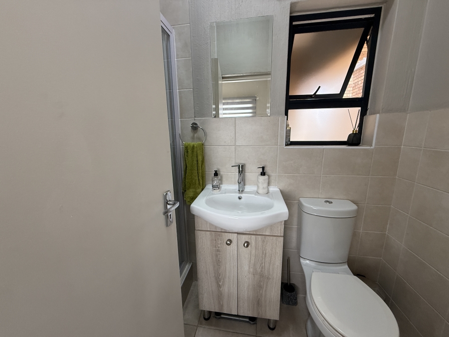 3 Bedroom Property for Sale in Barbeque Downs Gauteng