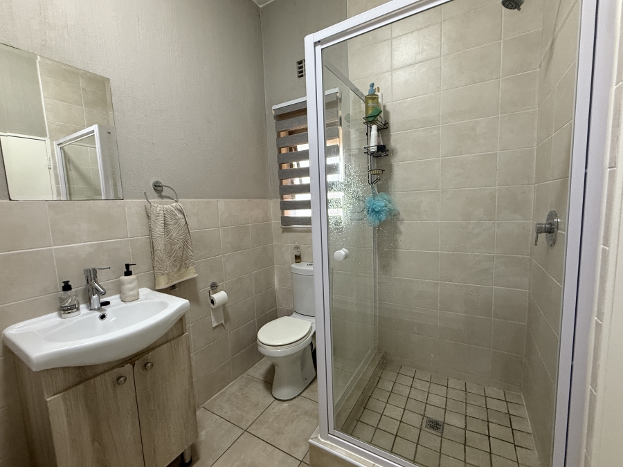 3 Bedroom Property for Sale in Barbeque Downs Gauteng