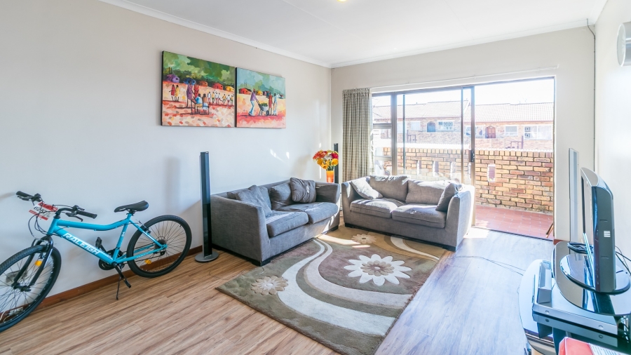 2 Bedroom Property for Sale in Buccleuch Gauteng