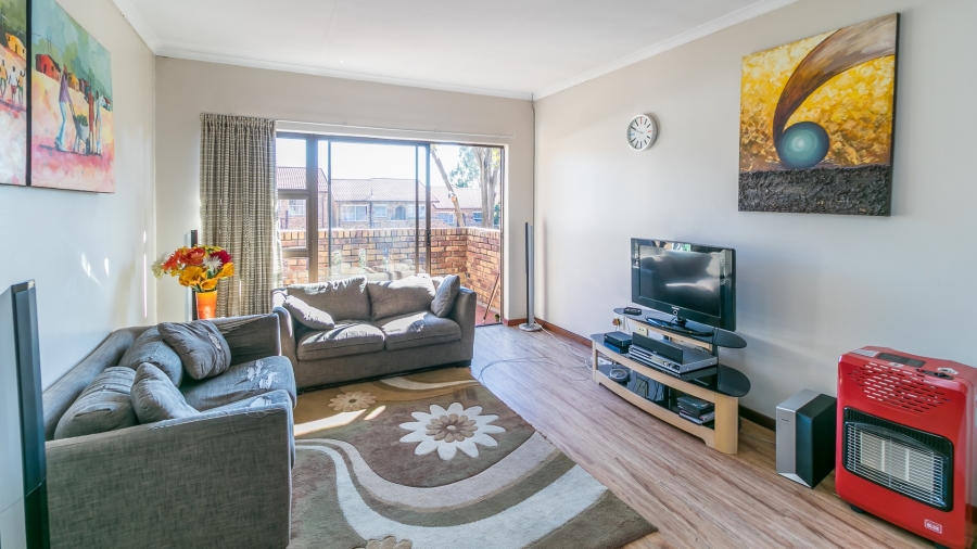 2 Bedroom Property for Sale in Buccleuch Gauteng
