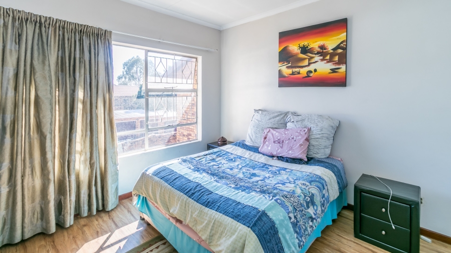 2 Bedroom Property for Sale in Buccleuch Gauteng