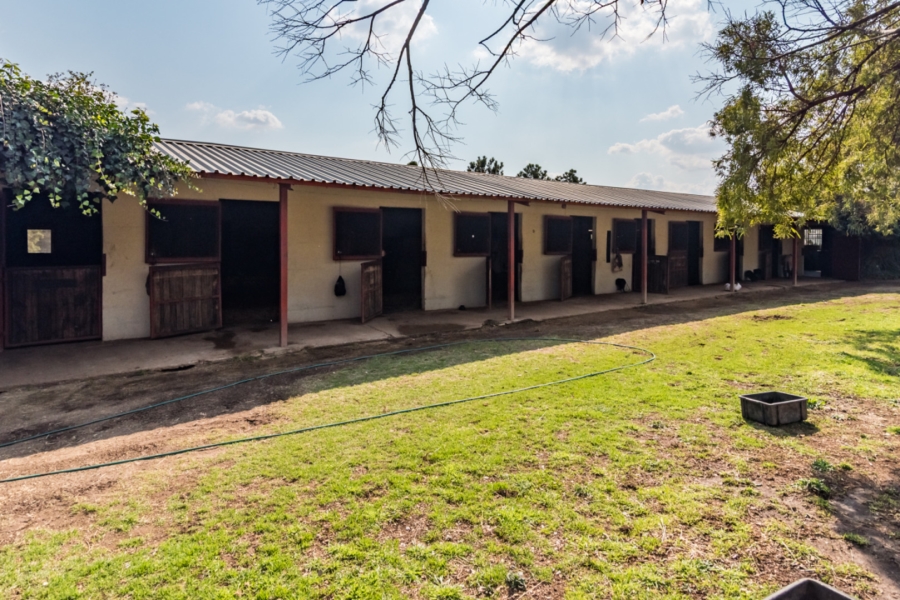 10 Bedroom Property for Sale in Knoppieslaagte Gauteng