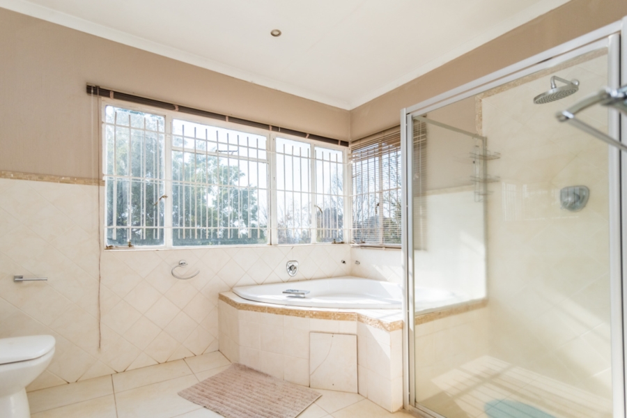 10 Bedroom Property for Sale in Knoppieslaagte Gauteng