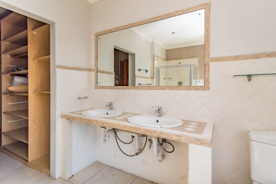 10 Bedroom Property for Sale in Knoppieslaagte Gauteng