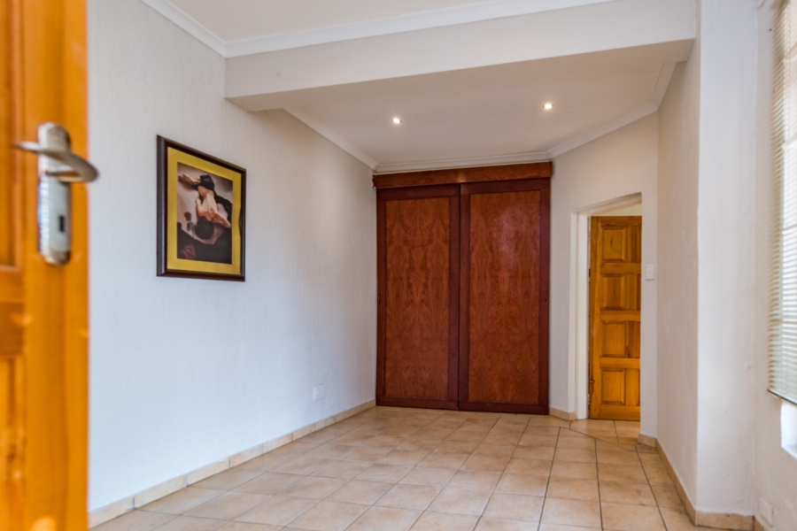 10 Bedroom Property for Sale in Knoppieslaagte Gauteng