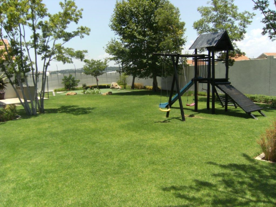 To Let 3 Bedroom Property for Rent in Fourways Gauteng