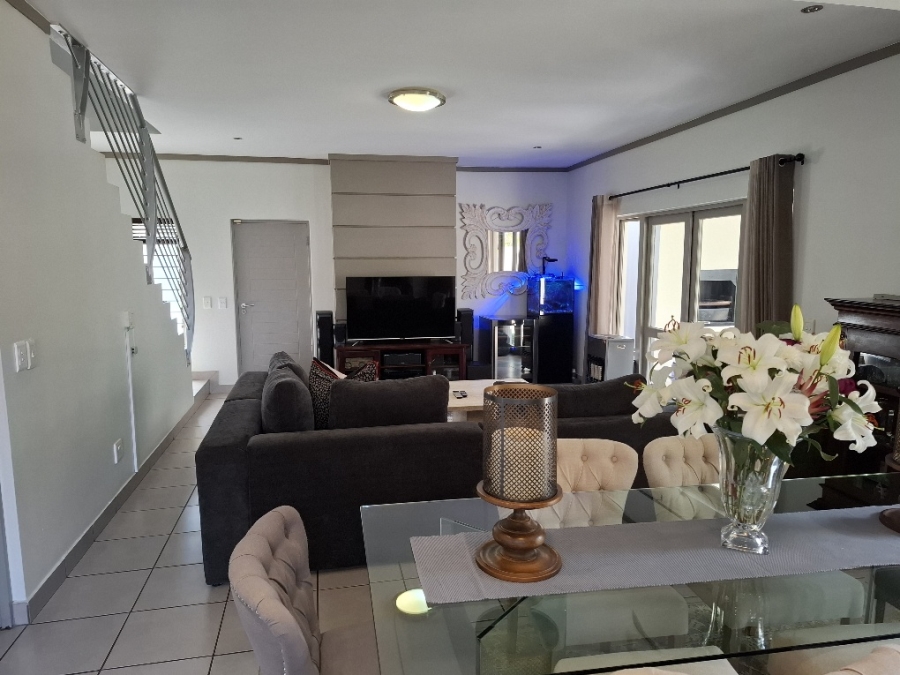 To Let 3 Bedroom Property for Rent in Fourways Gauteng