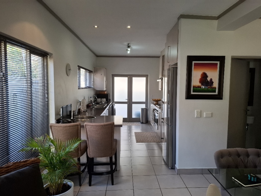 To Let 3 Bedroom Property for Rent in Fourways Gauteng