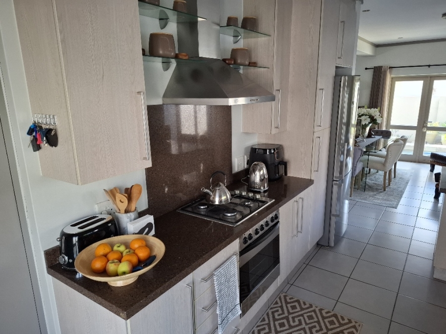 To Let 3 Bedroom Property for Rent in Fourways Gauteng