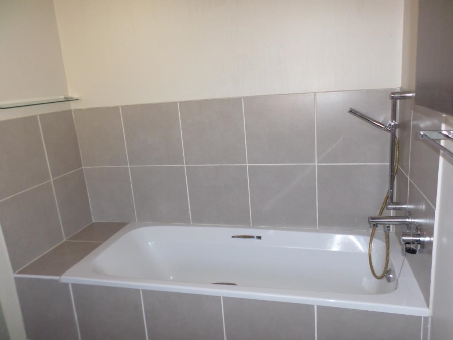To Let 3 Bedroom Property for Rent in Fourways Gauteng