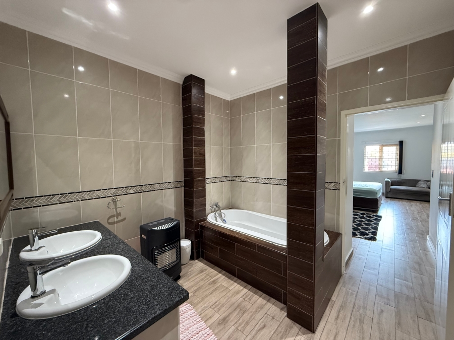 2 Bedroom Property for Sale in Ferndale Gauteng