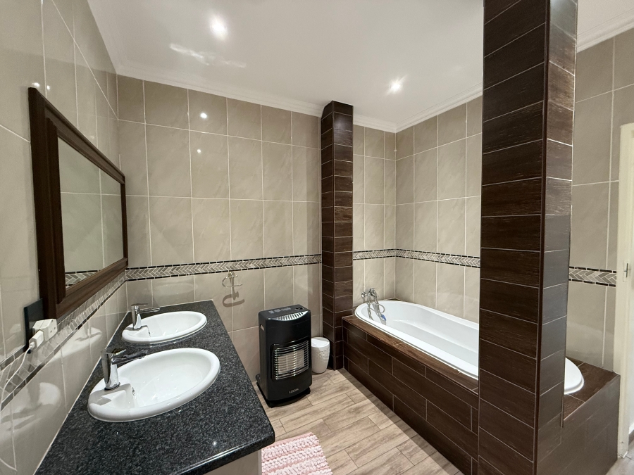 2 Bedroom Property for Sale in Ferndale Gauteng