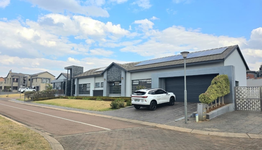 4 Bedroom Property for Sale in Eldoraigne Gauteng