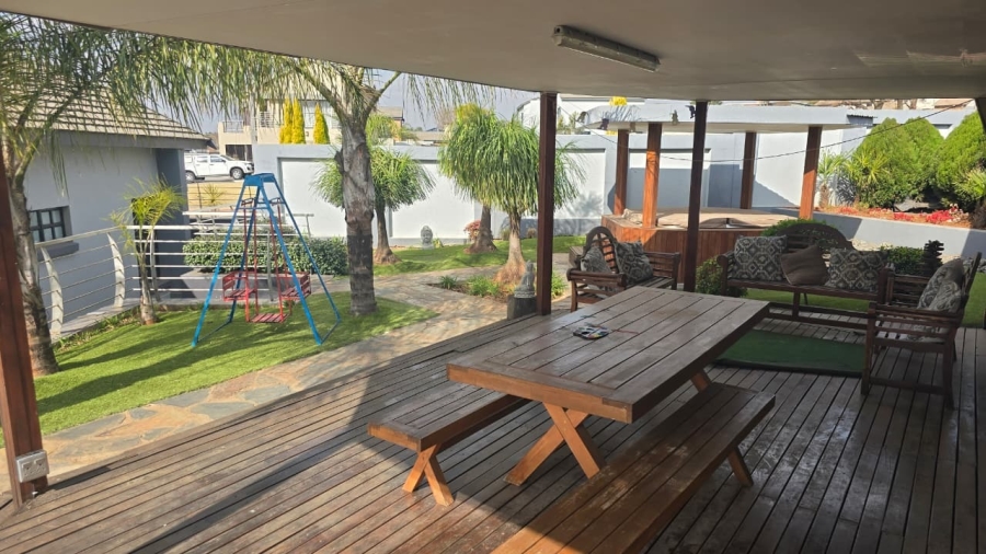 4 Bedroom Property for Sale in Eldoraigne Gauteng