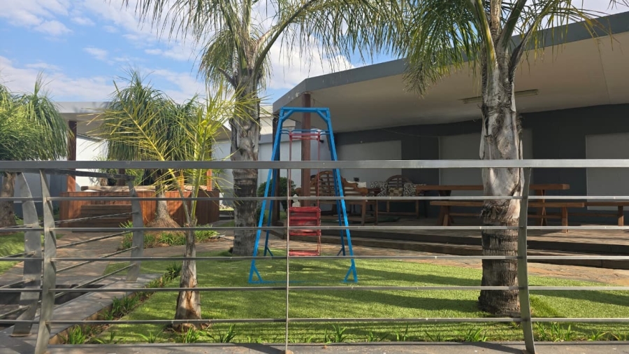 4 Bedroom Property for Sale in Eldoraigne Gauteng